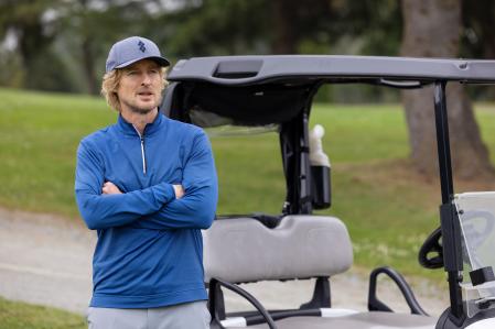 Owen Wilson tiene el carisma y la bonhomía para sacar adelante el personaje.